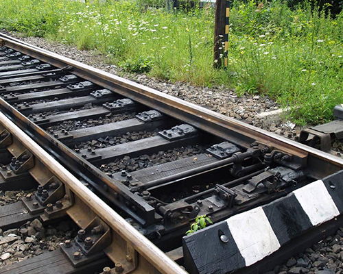 发往新疆的铁路道岔安装